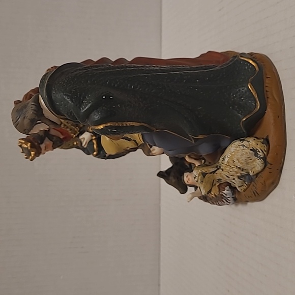 Beautiful Vintage Nativity Scene - Picture 4 of 17